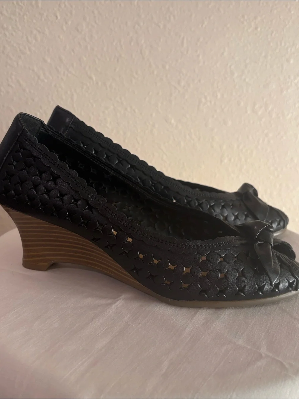 Aerology Black Leather Wedge Sandals